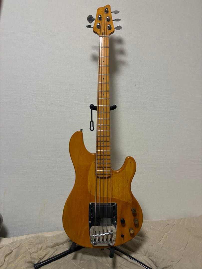 5弦ベース　Ibanez ATK300 バルトリーニピックアップ搭載！
