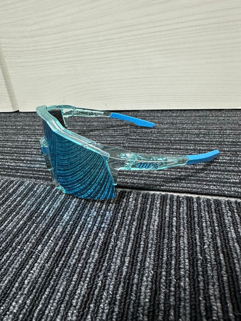 100% スポーツサングラス クリア/ブルー ケース付き