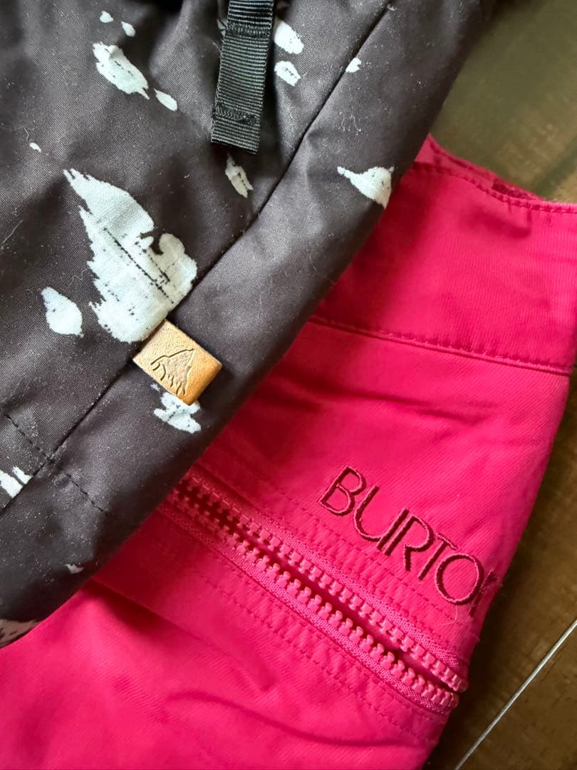 BURTON（バートン）レディース XS スノーボードウェア上下（オマケつき）