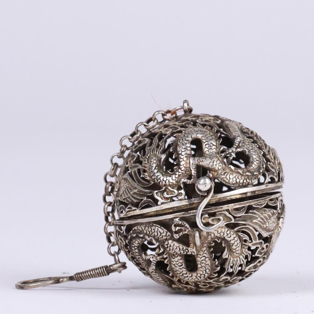 圓式吊香炉銀色 透かし彫刻 置物 透丸形吊灯籠 香炉 古民具 DB2478
