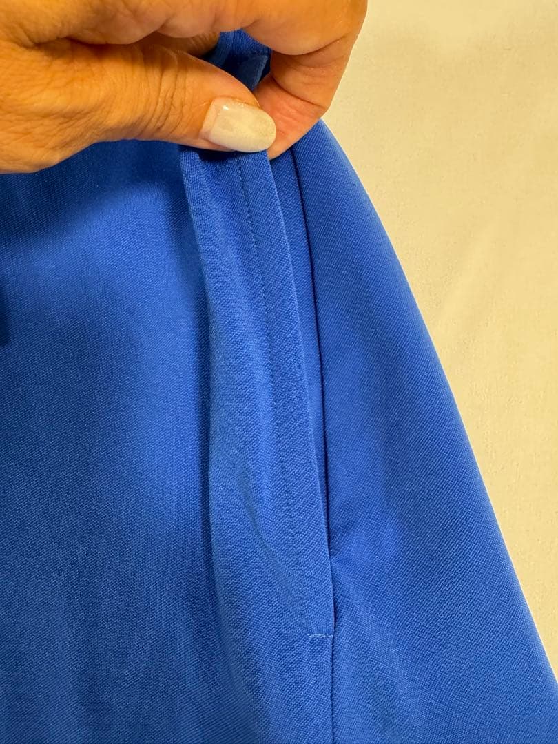 最終値下げ２０２４春夏モデル　アルチビオ ノースリーブ ワンピース ブルー 40