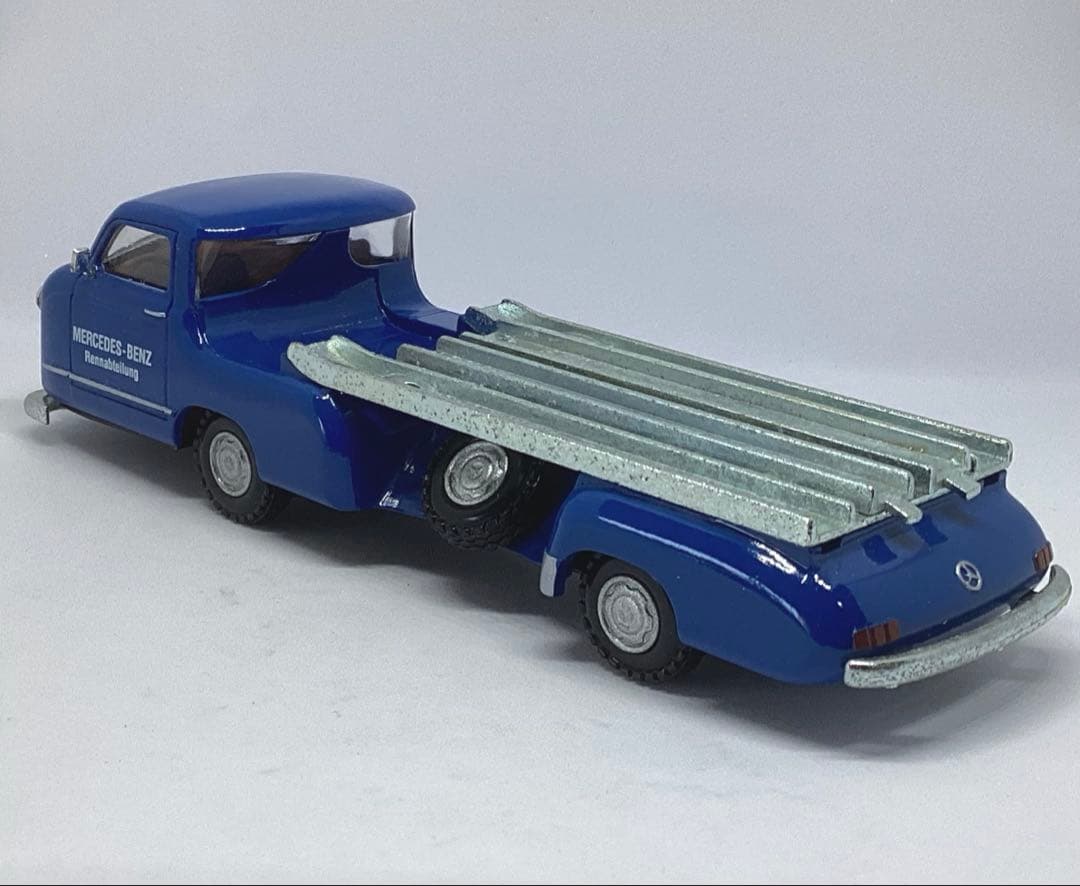 ベンツ　コンラート 1/43 ベンツレーシングトランスポーター ミニカー　レア