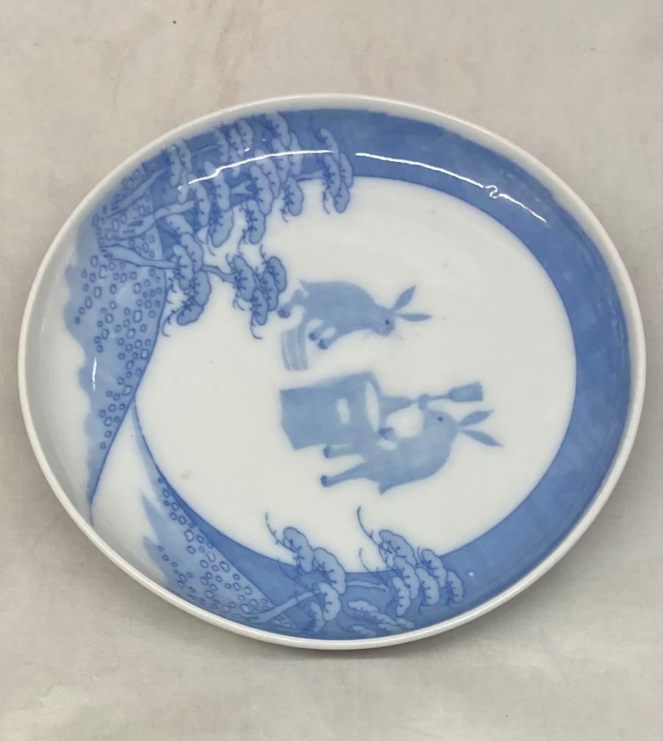 B559b 印判 兎の餠つき 小皿1枚　裏に蝙蝠　図変り　満月　骨董