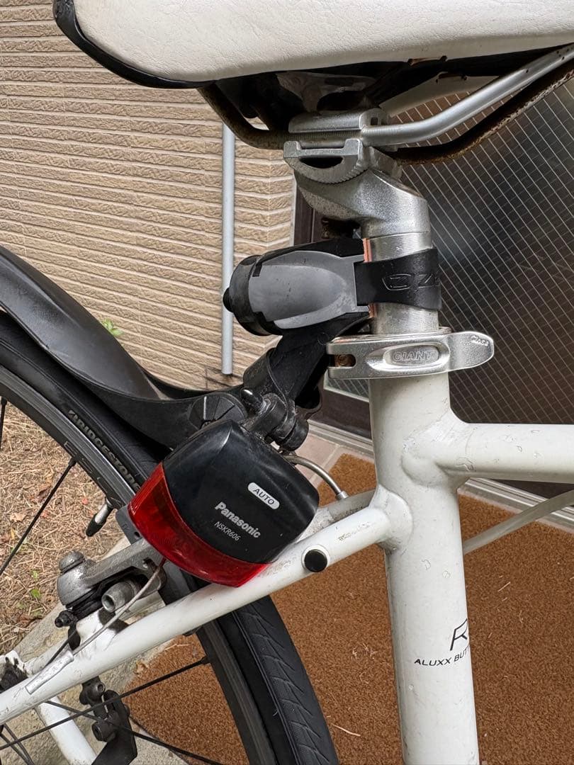 凛GIANT クロスバイク ホワイト エスケープR3 【付属品付き】