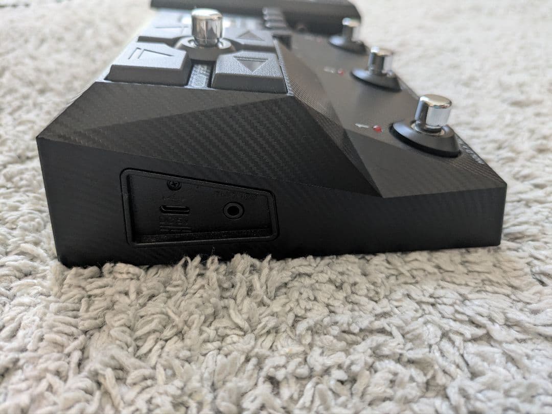 ZOOM G2X FOUR ギターエフェクター