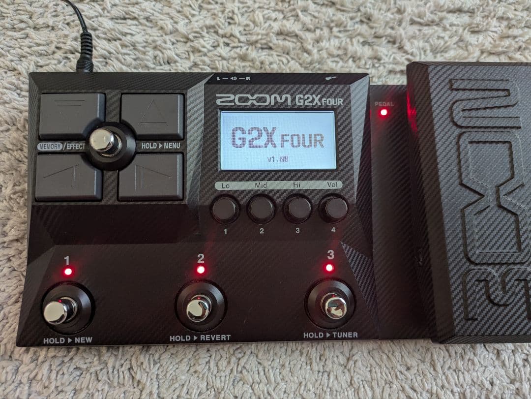 ZOOM G2X FOUR ギターエフェクター