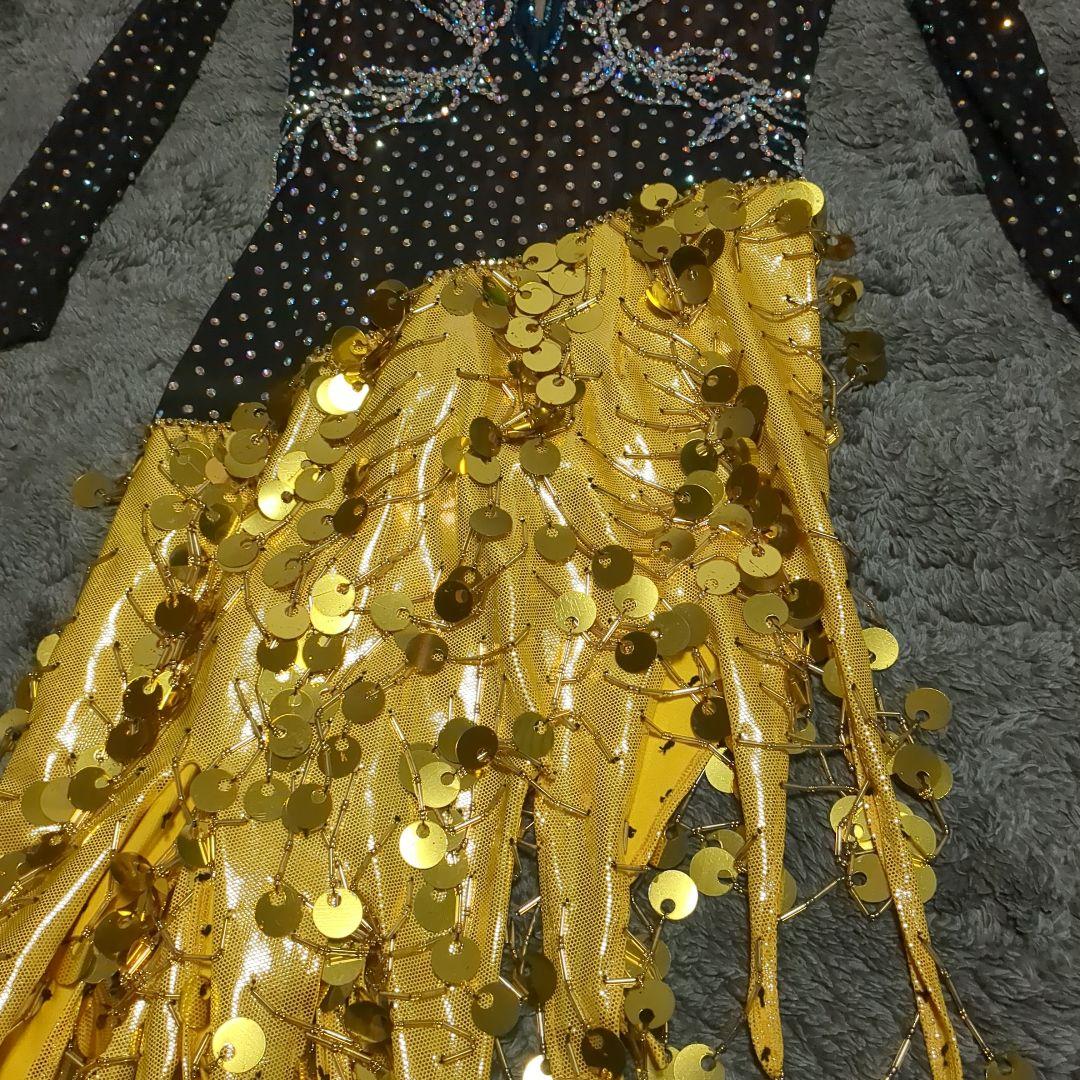 社交ダンスドレス 黒と金 ビーズ装飾