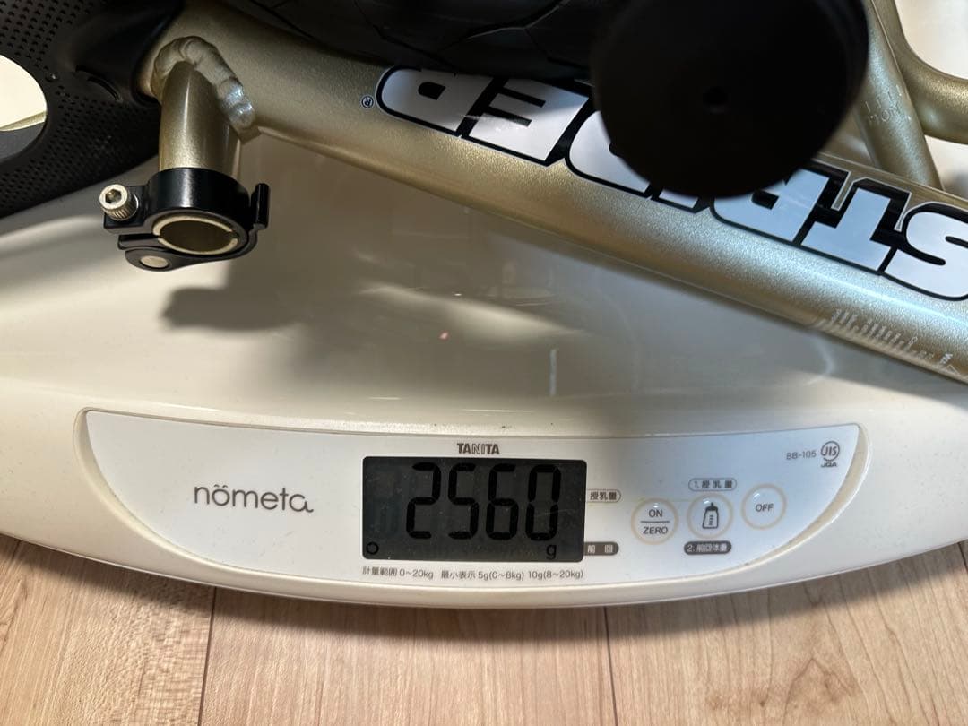 美品　ストライダープロ　rockfish ホイール　カスタム　タイヤ　ゴールド