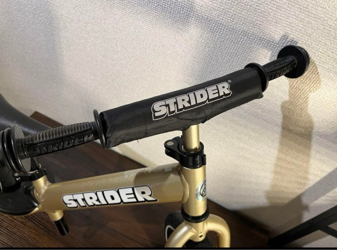 美品　ストライダープロ　rockfish ホイール　カスタム　タイヤ　ゴールド