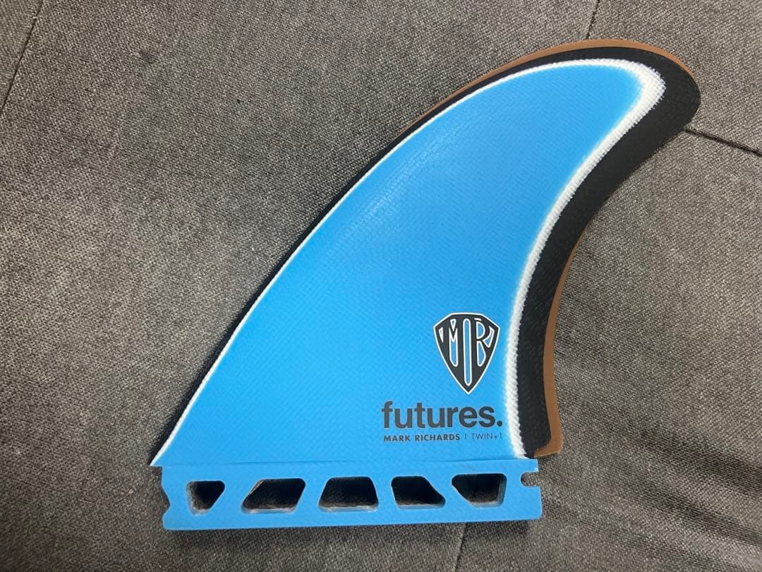 最新！futures フューチャー マークリチャーズ2+1 MR