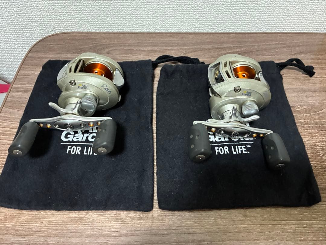 Abu Garcia REVO STX リール 2個セット 専用ポーチ付き