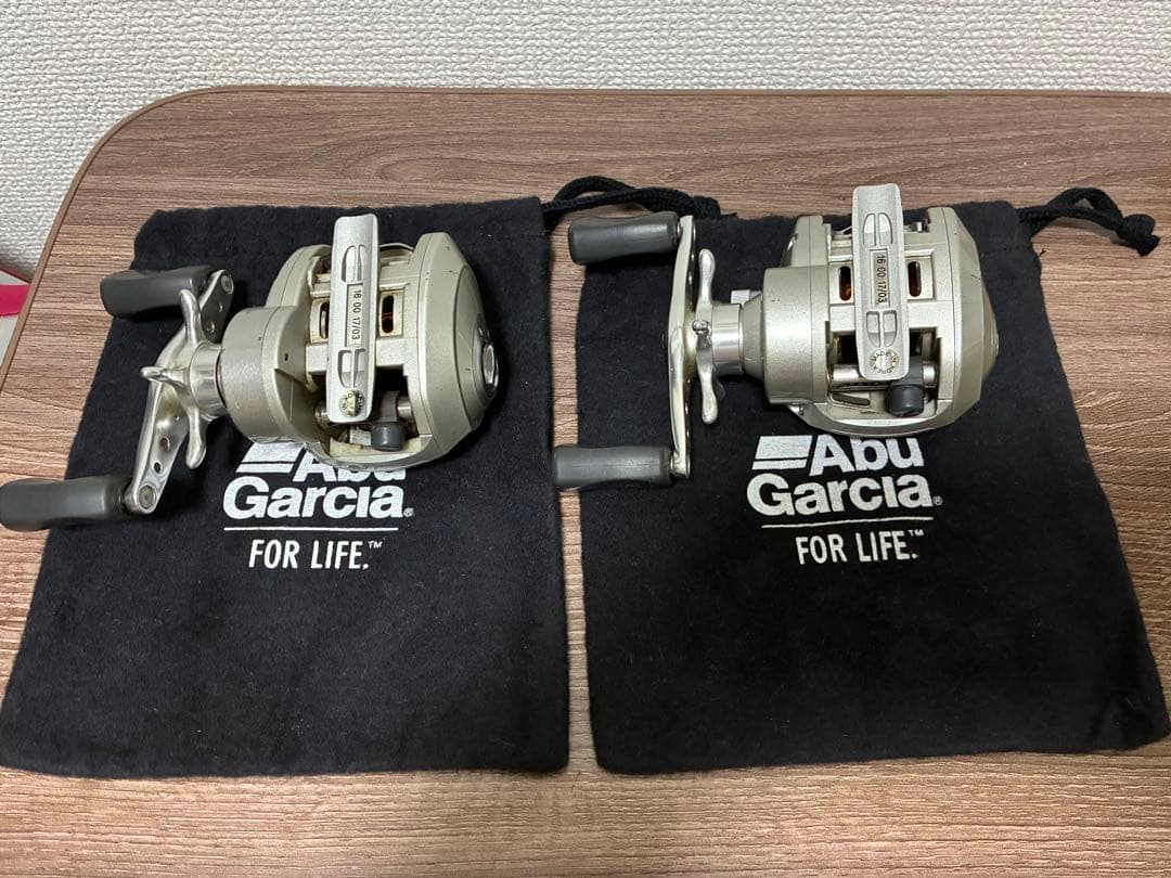 Abu Garcia REVO STX リール 2個セット 専用ポーチ付き