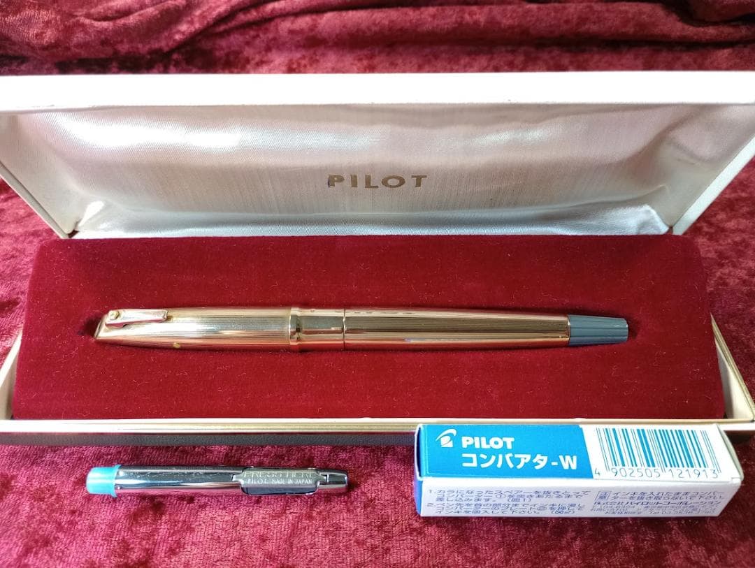 PILOT パイロット 万年筆 初代 高級 キャップレス【CLF-1000GW】