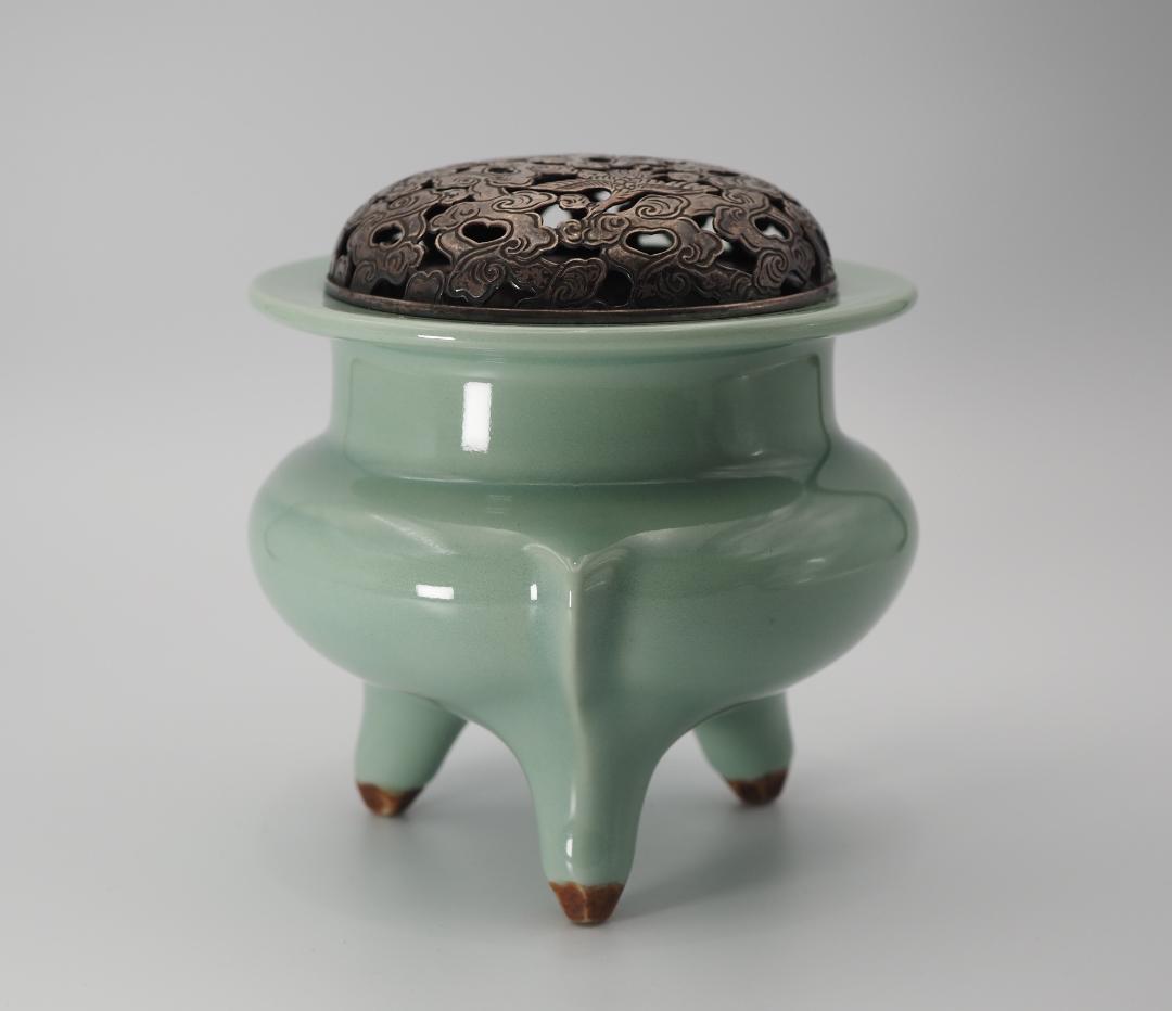 帝室技芸員 初代諏訪蘇山造 青磁 袴腰香炉 純銀 鳳凰文 透彫火舎 共箱