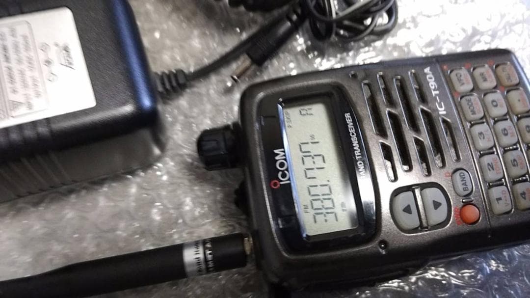 ICOM IC-T90A 受信機 本体と付属品 50/144/430MHz