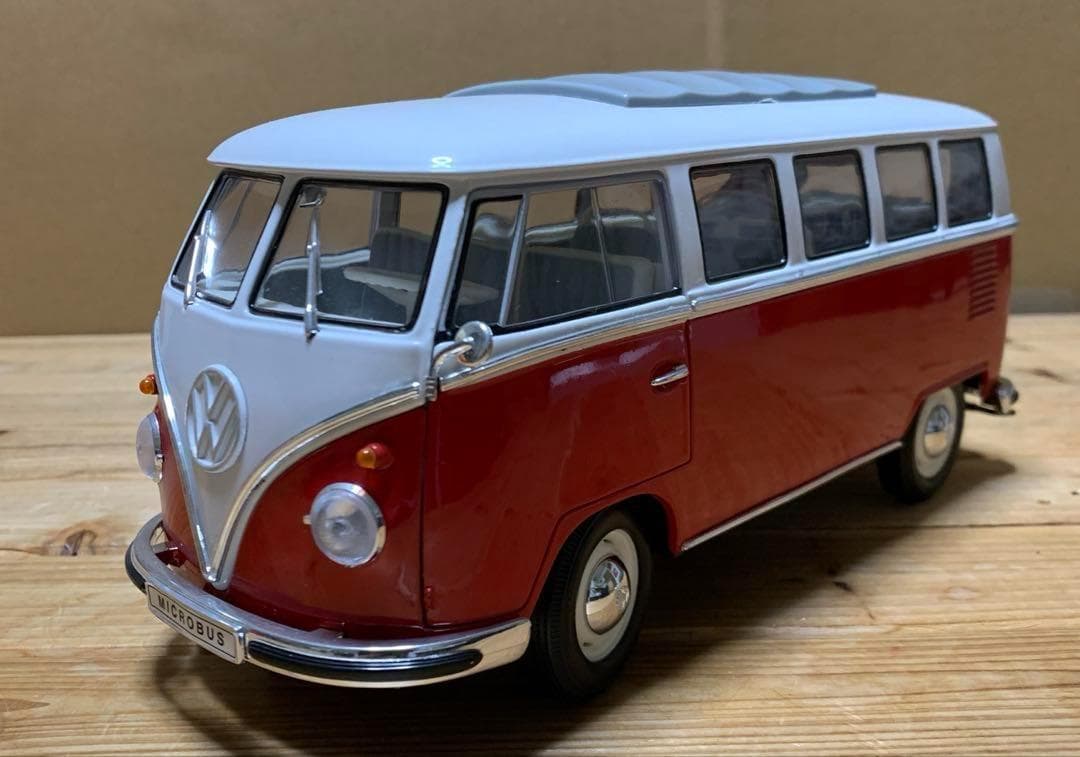 ミニカー　1/18 VW　フォルクスワーゲン　タイプⅡ　マイクロバス　1962
