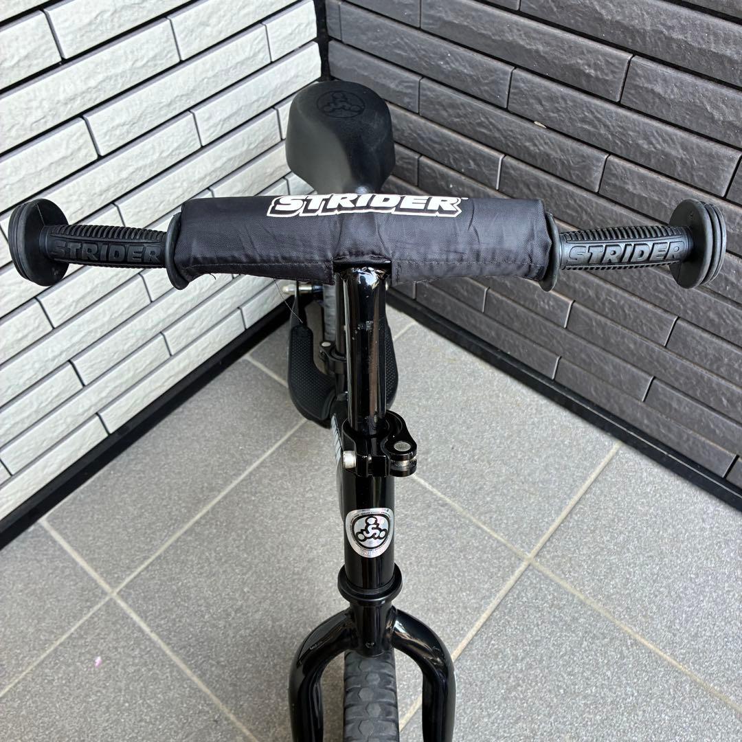STRIDER ストライダー 12 スポーツモデル　バランスバイク　膝肘当て付き