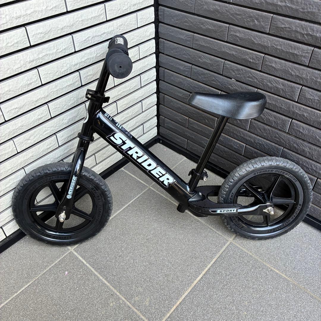 STRIDER ストライダー 12 スポーツモデル　バランスバイク　膝肘当て付き