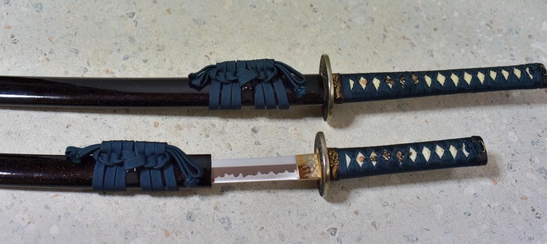 模造刀二振り、日本刀、侍　鬼滅の刃　玩具