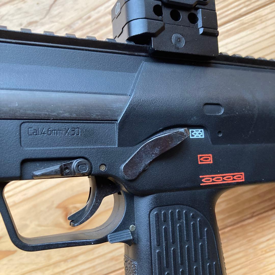 東京マルイ MP7 ドットサイト付き