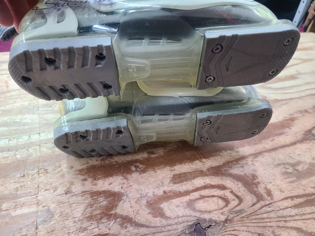 スキー 25-25.5cm SALOMON Idol 85 cs