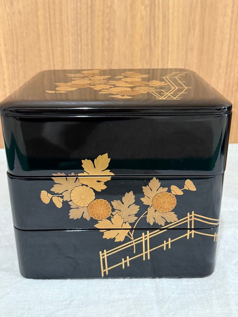 平安堂　山田平安堂　己ん典　菊　蒔絵　重箱