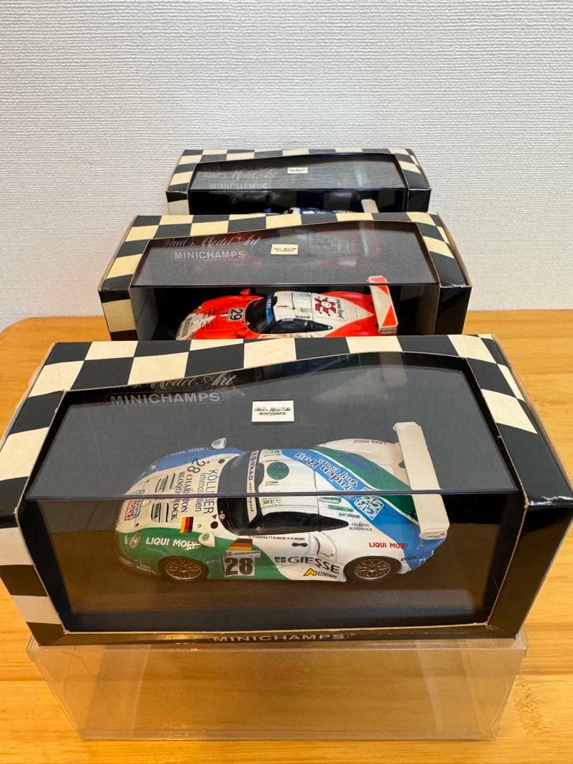 【MINICHAMPS】３台セットPorsche GT1 #28/29/33