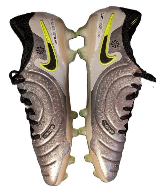 24.5cm ナイキ ティエンポ レジェンド10 エリート FG 天然芝