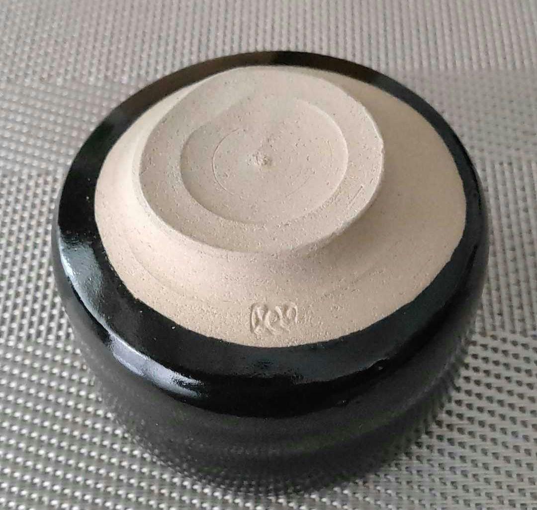 黒釉　ぐい呑み　加藤英一　G2