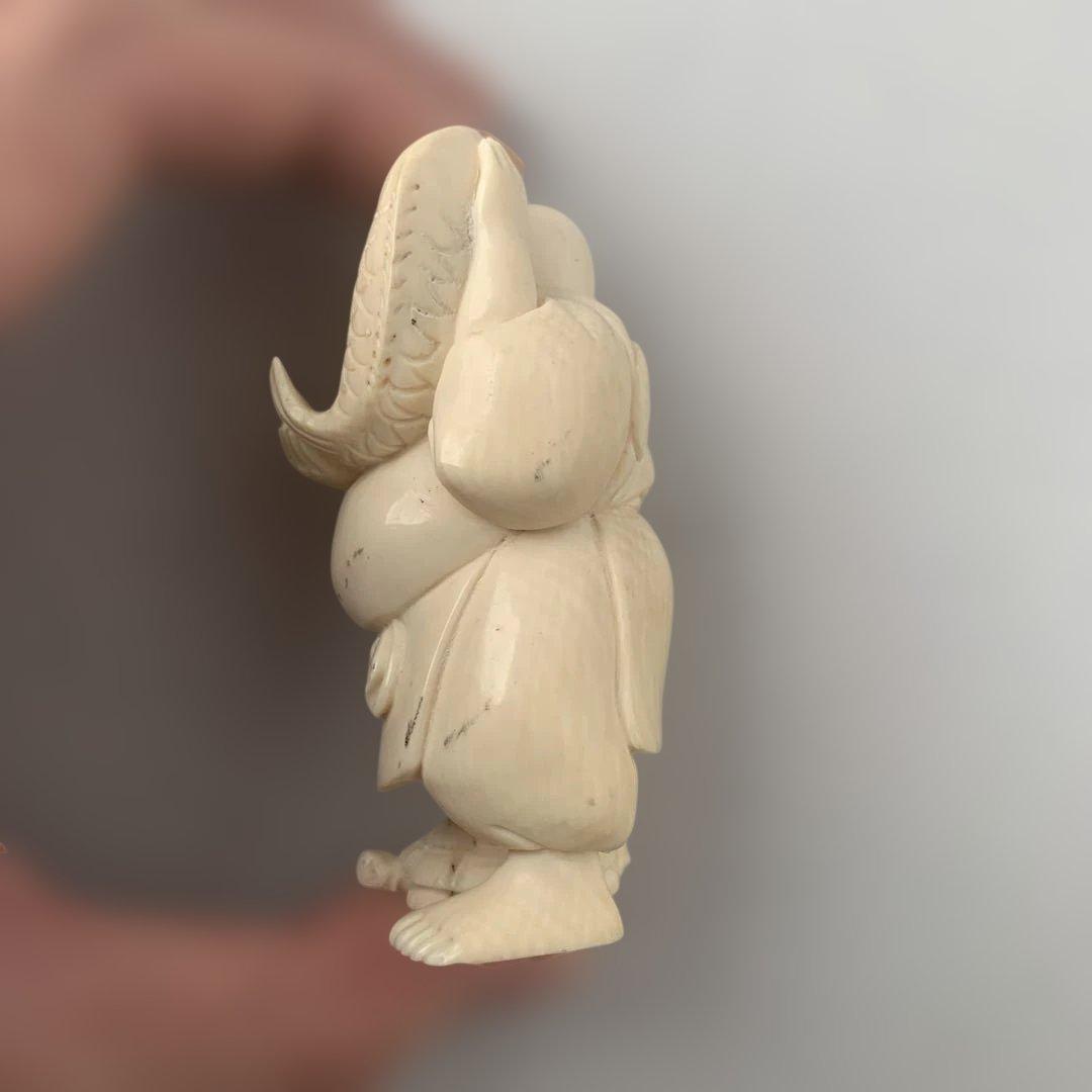 【詳細不明】時代物　置物　魚を担ぐ男