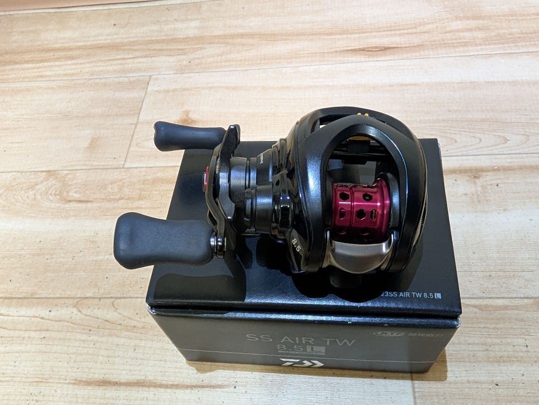 美品　ダイワ 23 SS AIR TW 8.5L　左ハンドル　スプール新品
