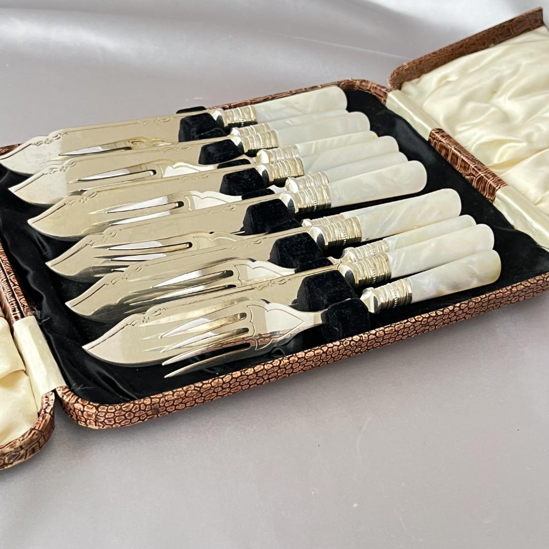 【英国】【白蝶貝 】カトラリーセット  マザーオブパール ケース