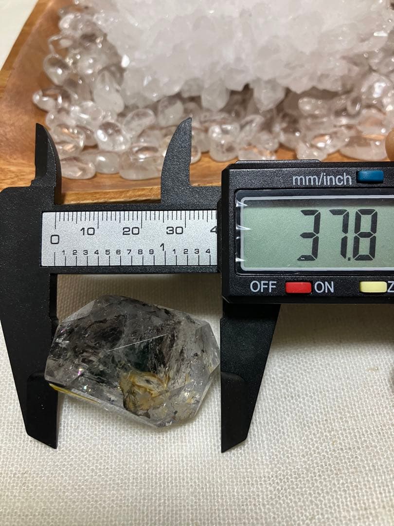 希少貴重　流砂　水入りエレスチャルクォーツオブジェ　37.8mm×22mm