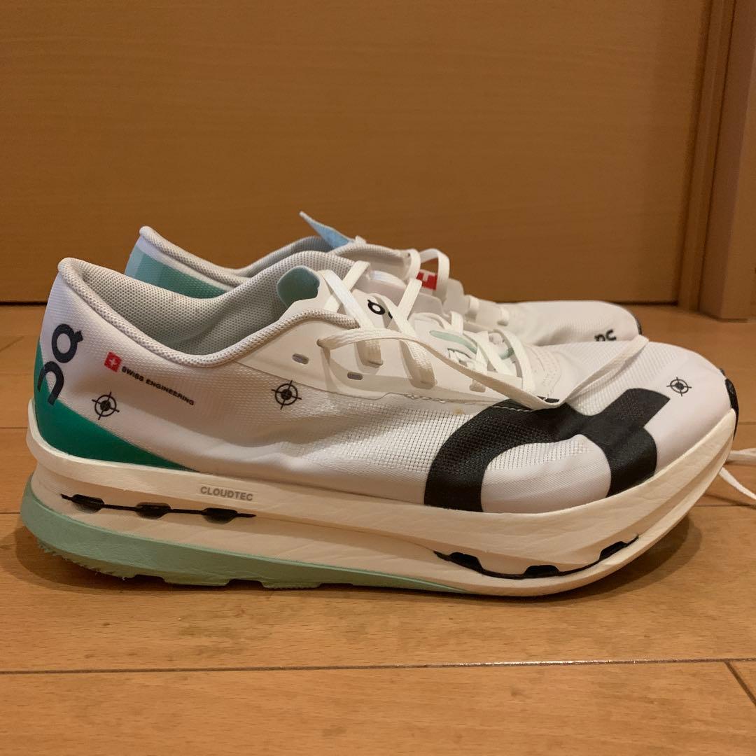 On Cloudboomecho3 ホワイト/グリーン