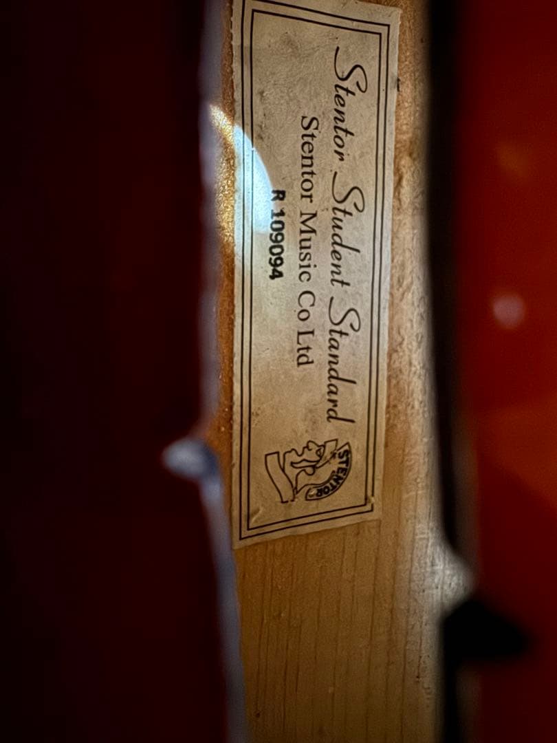 バイオリン　肩当て・ケース付き