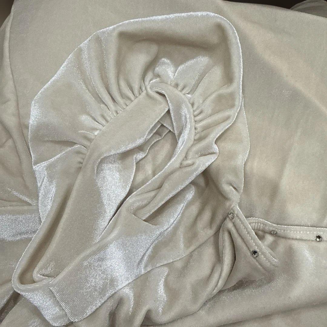 【未使用】ベロア生地レオタード　ホワイトスカート付き