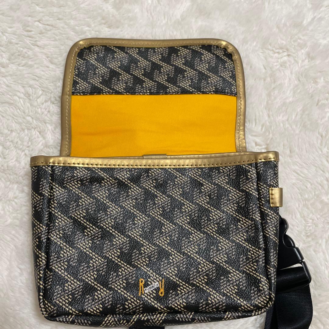 レザレクション　ウエストポーチ