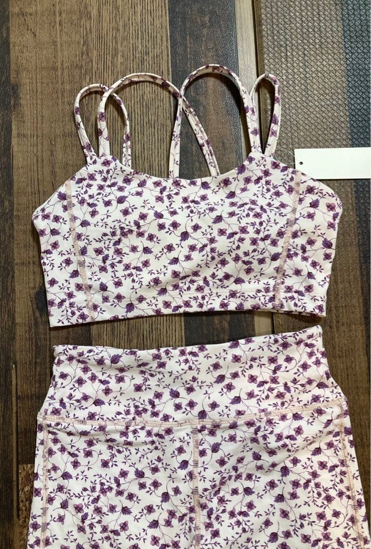 お取置き★極美　emmi エミヨガ　ヨガウェア　小花柄薄ピンク　M