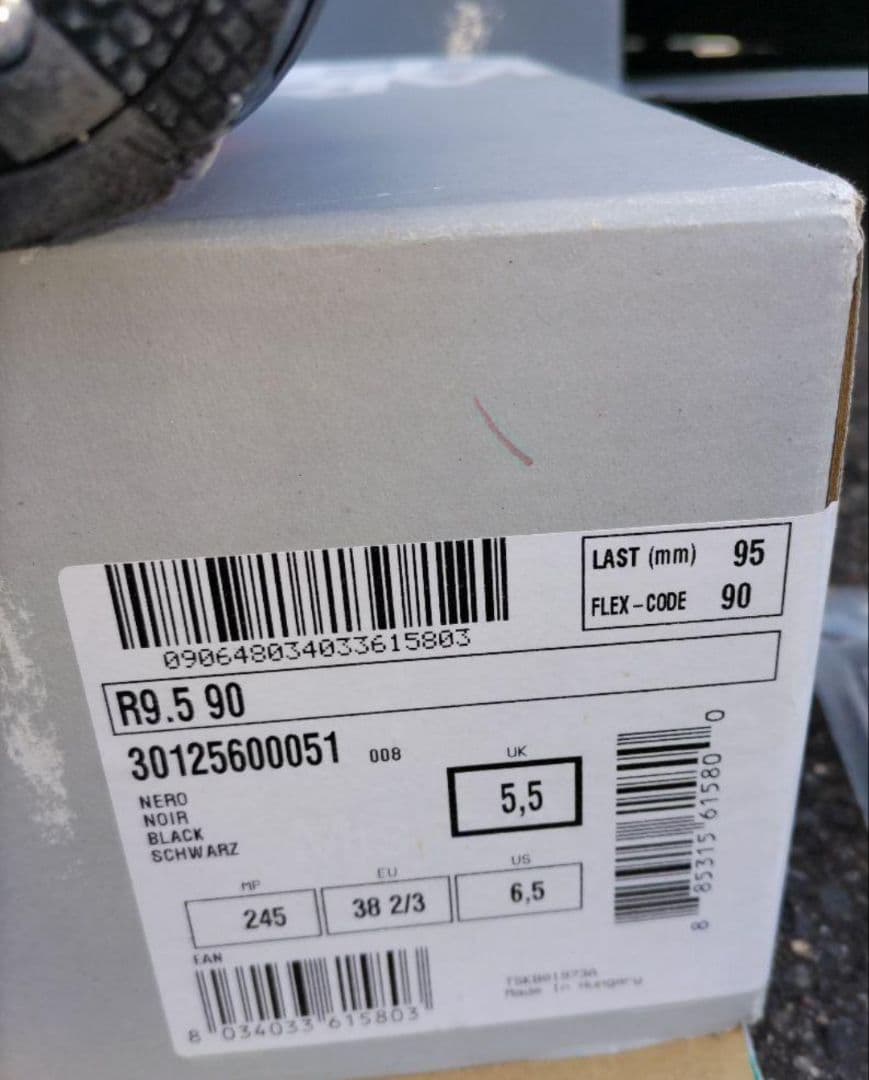 良品 TECNICA テクニカ　R9.5 90