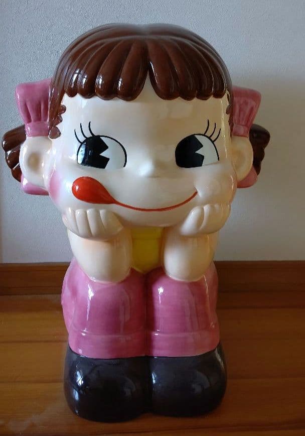 非売品　不二家　陶器　ジャンボペコちゃん人形シリアルナンバー入り
