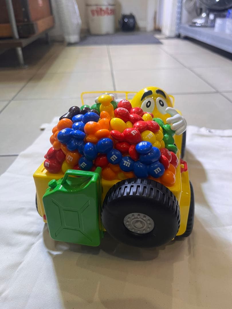 M&Msディスペンサー