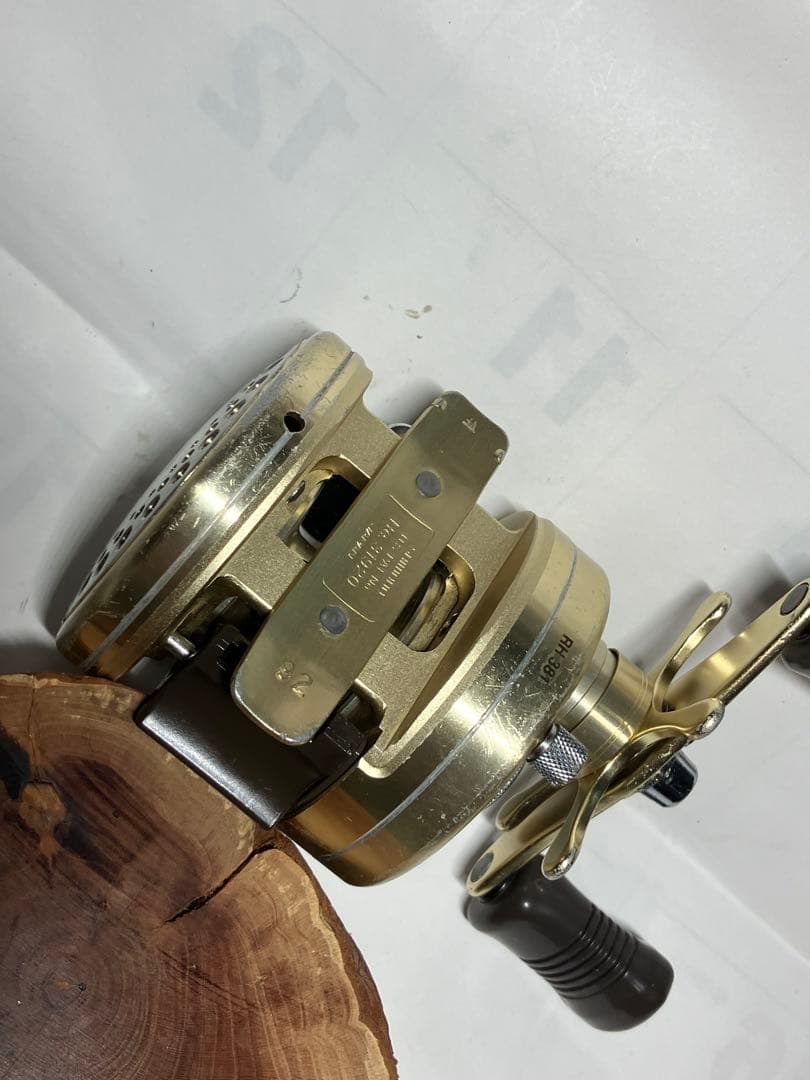 シマノカルカッタ201XTゴールド　左巻き巻き 1209-2