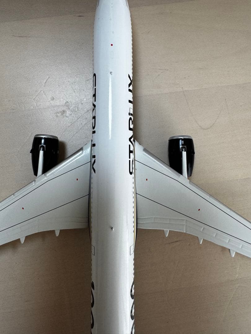スターラックス航空　A350-1000カーボン塗装　1/400