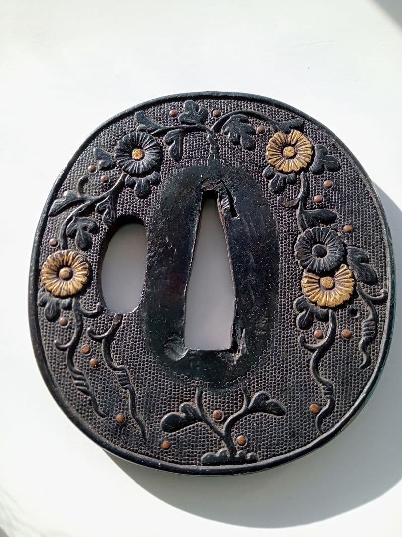 鐔(鍔)　古金工　桃山〜江戸初期