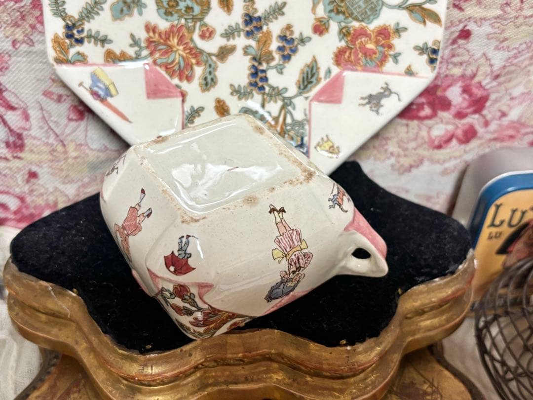 希少フランスアンティーク　サルグミンヌ　アンファン・リシャールのカップ&ソーサー