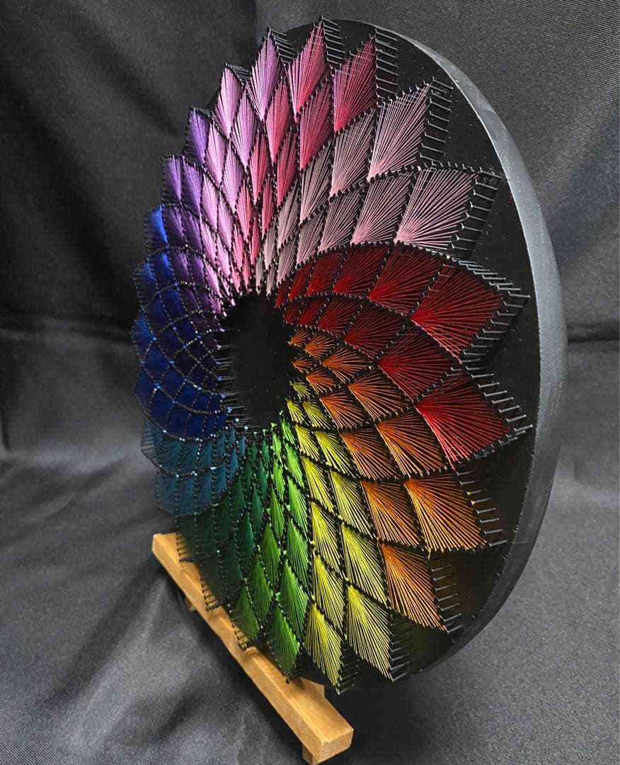 糸掛けアート　糸掛け曼荼羅　ストリングアート　虹恋花