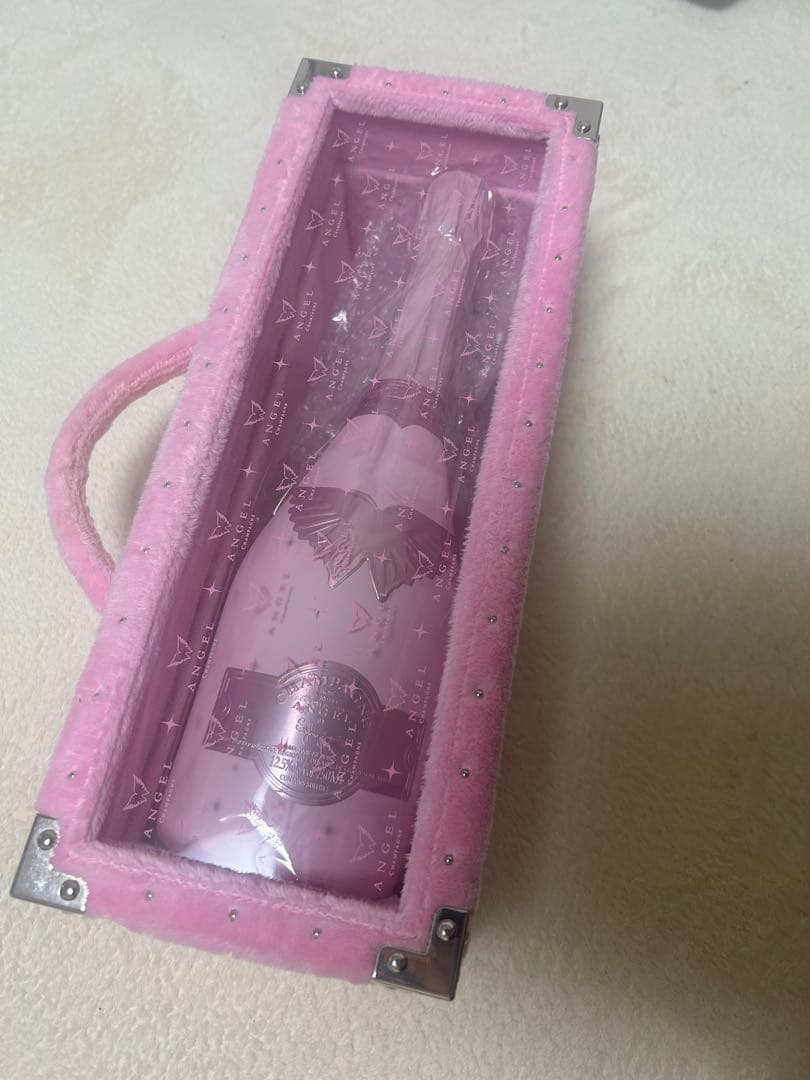 エンジェル　シャンパン　ドゥミセックロゼ　ファーピンク