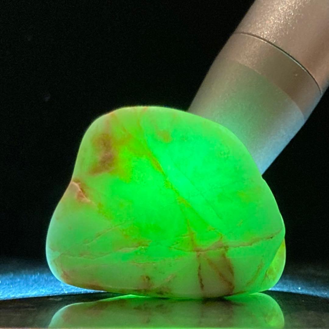 【専用品】　【極美石】糸魚川翡翠　翡翠　原石　5.7ｇ