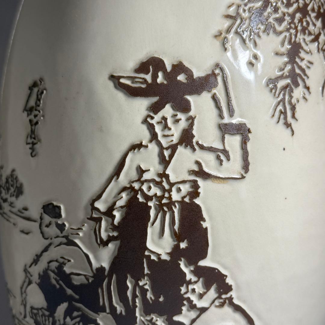 ◆韓国無形文化財【曹基正】作白磁浮彫人物図大花瓶 45.3cm 無等窯 共箱◆