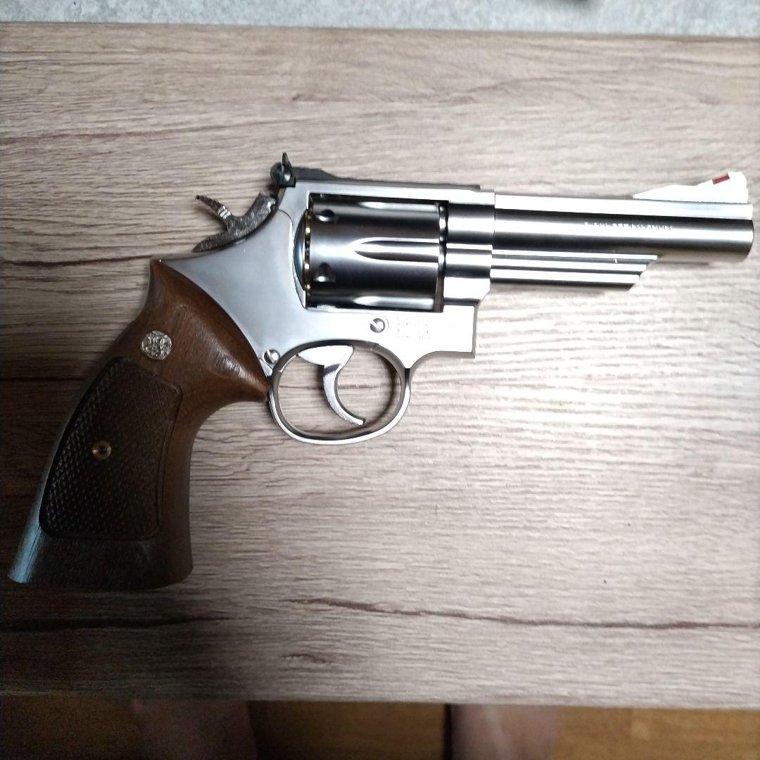 タナカワ−クスのM66コンバットマグナム４インチバージョン3ステンレスモデルガン